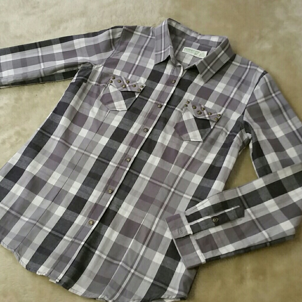 Selena Gomez plaid